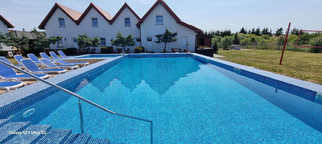 Aqua Fun Domki Z Basenem Darlowo Ngoại thất bức ảnh